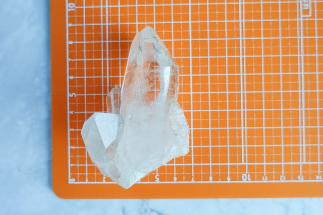 【１４】超高波動ヒマーチャル・プラデーシュ州クル渓谷マニカラン水晶 クラスター