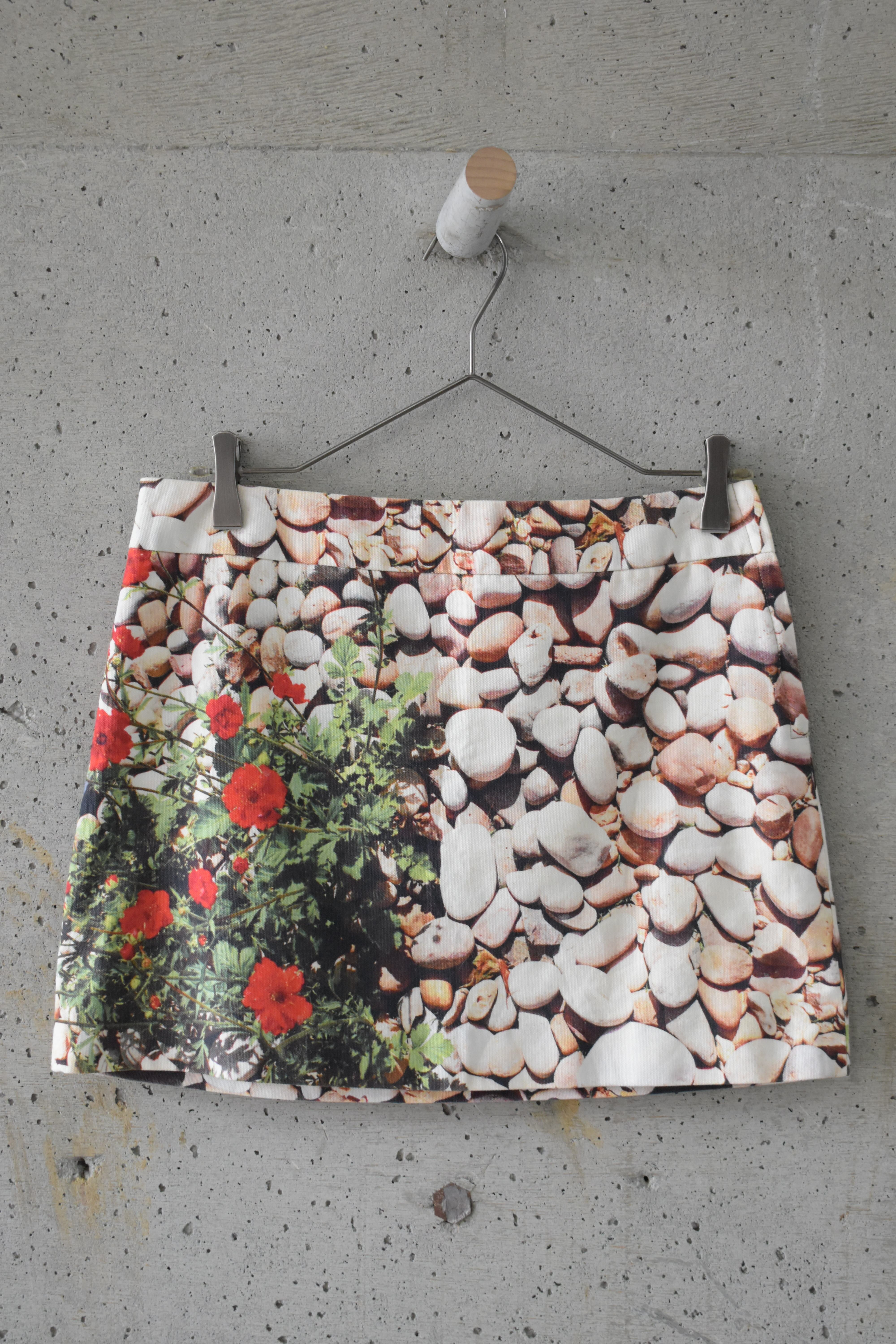 Stone and flower transfer print skirt