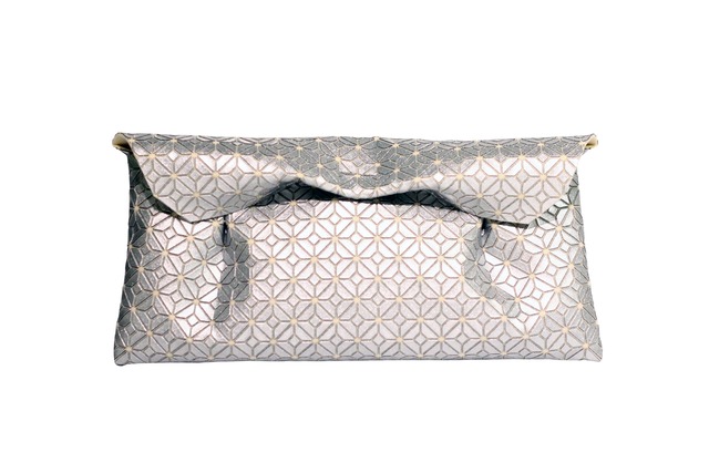 FUKUSA CLUTCH／SILVER WHITE