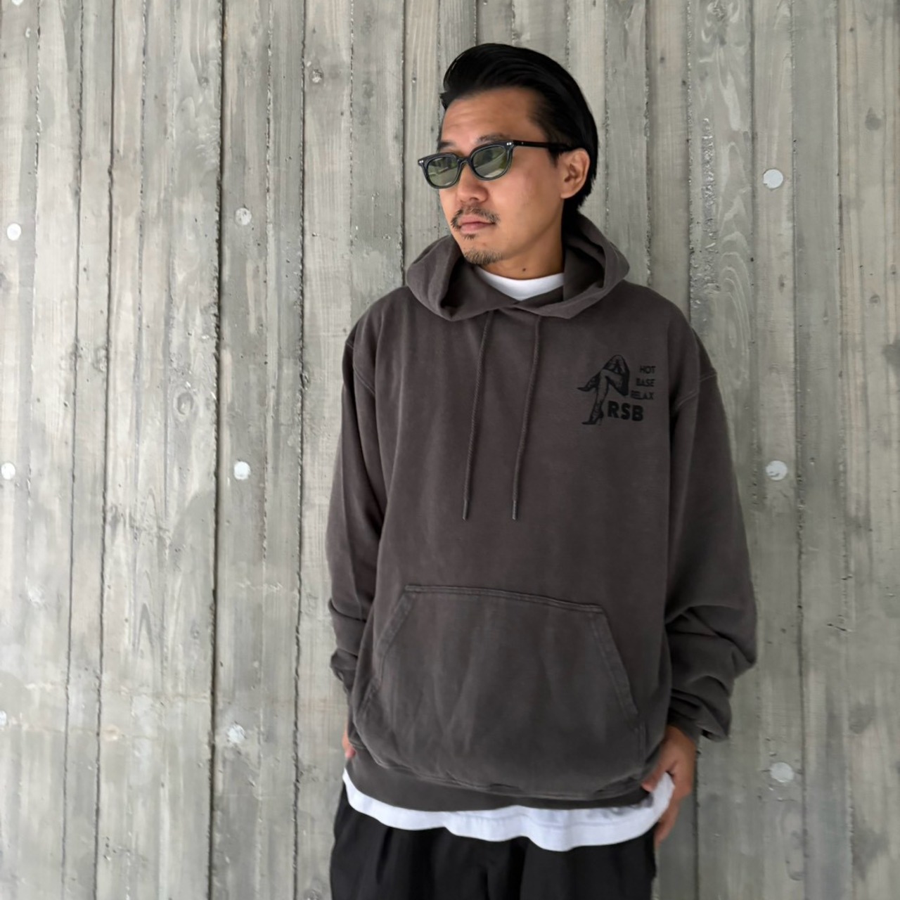 RSB HOT BASE RELAX GRAPHIC PULLOVER HOODIE FADE BLACK