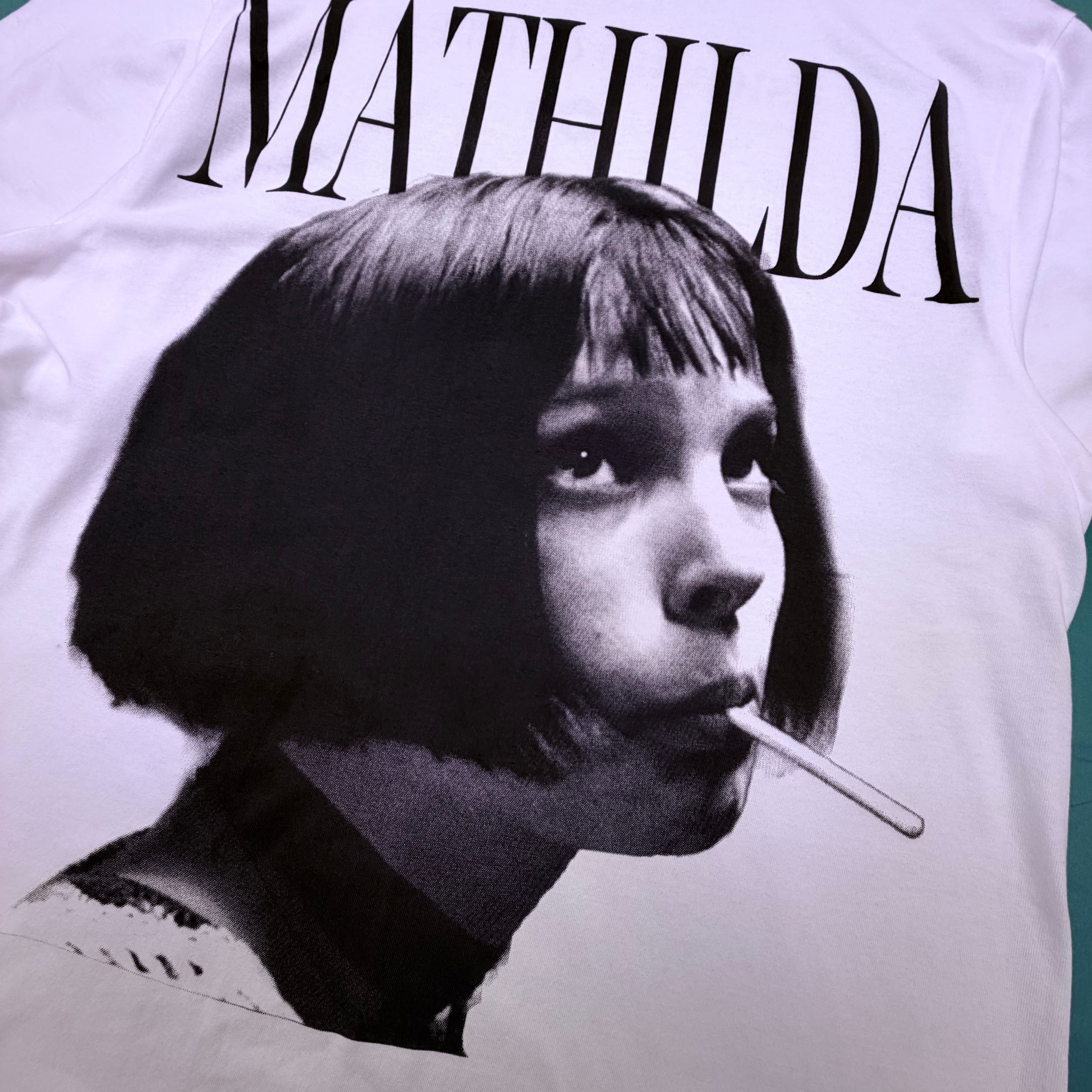 INFINITE ×SICARIOCARTELⓇ MATILDA TEE WH×BK | SICARIO CARTEL