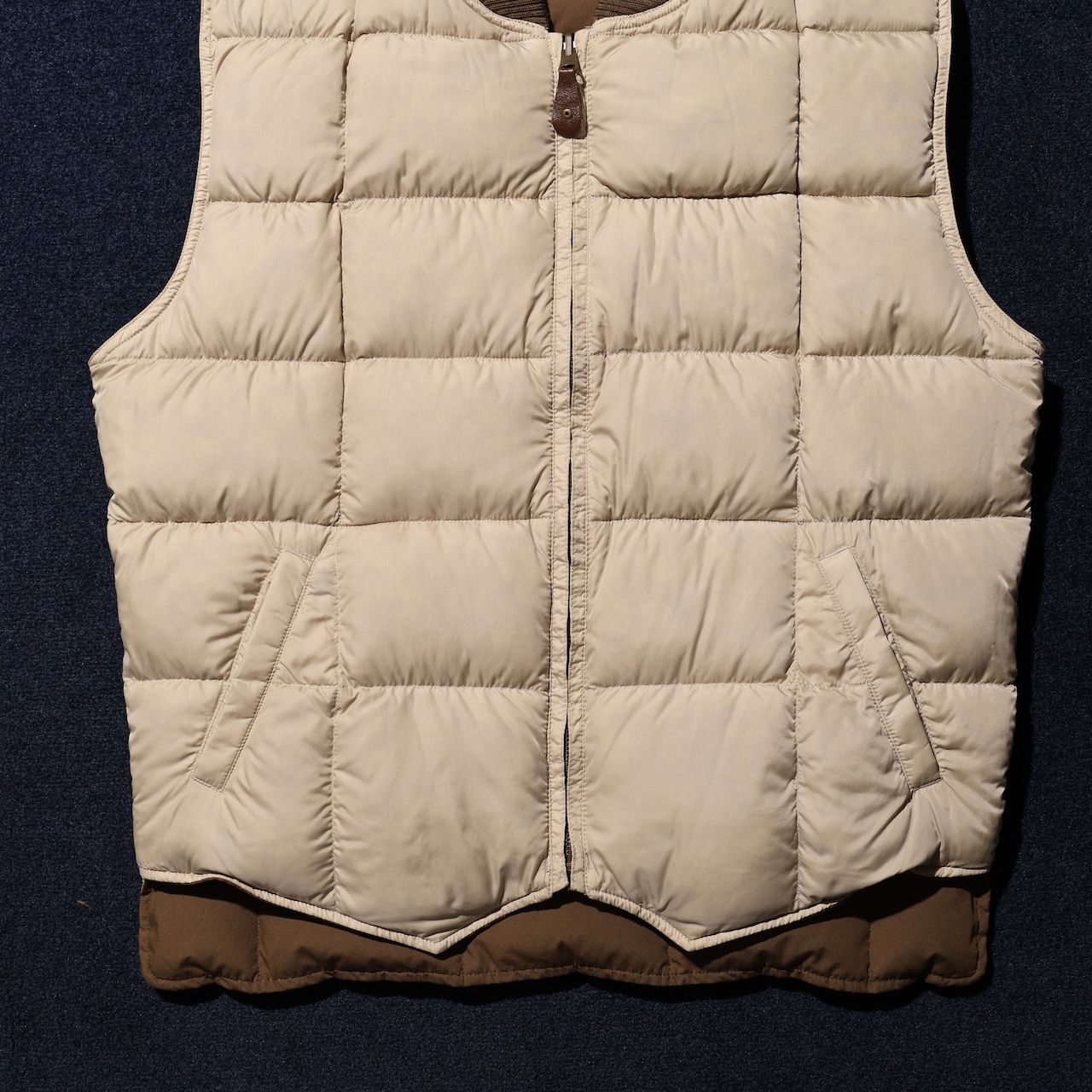 極美品 M ブラウン ベージュ Eddie Bauer Downlight Vest エディーバウアー グース ダウンライトベスト