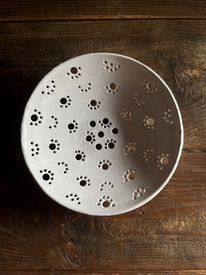 <48>　Yuichi Nakata　白釉コランダーボウル　b