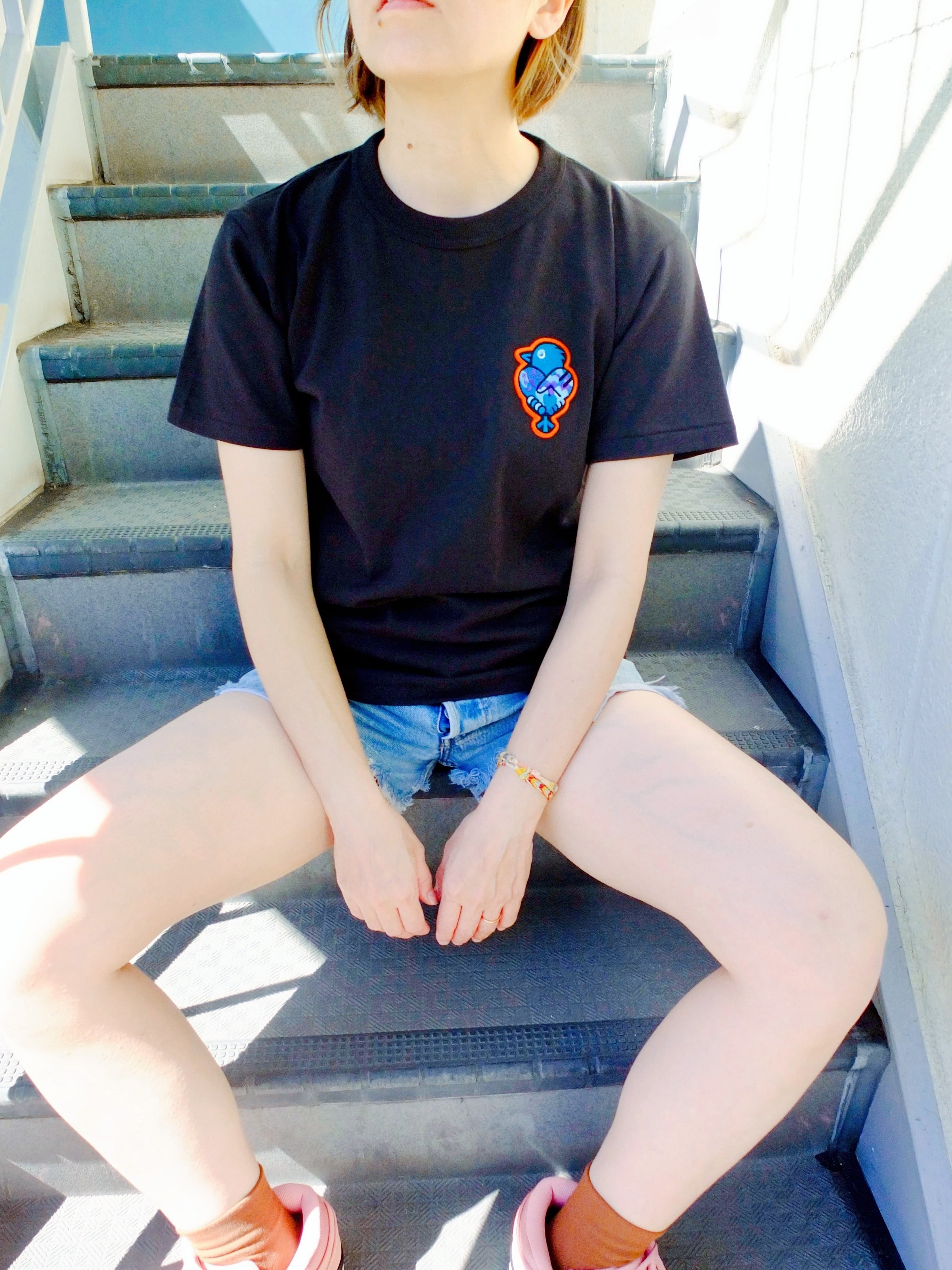 ハトハートと愛脳のワッペンTシャツ C/#里帰黒