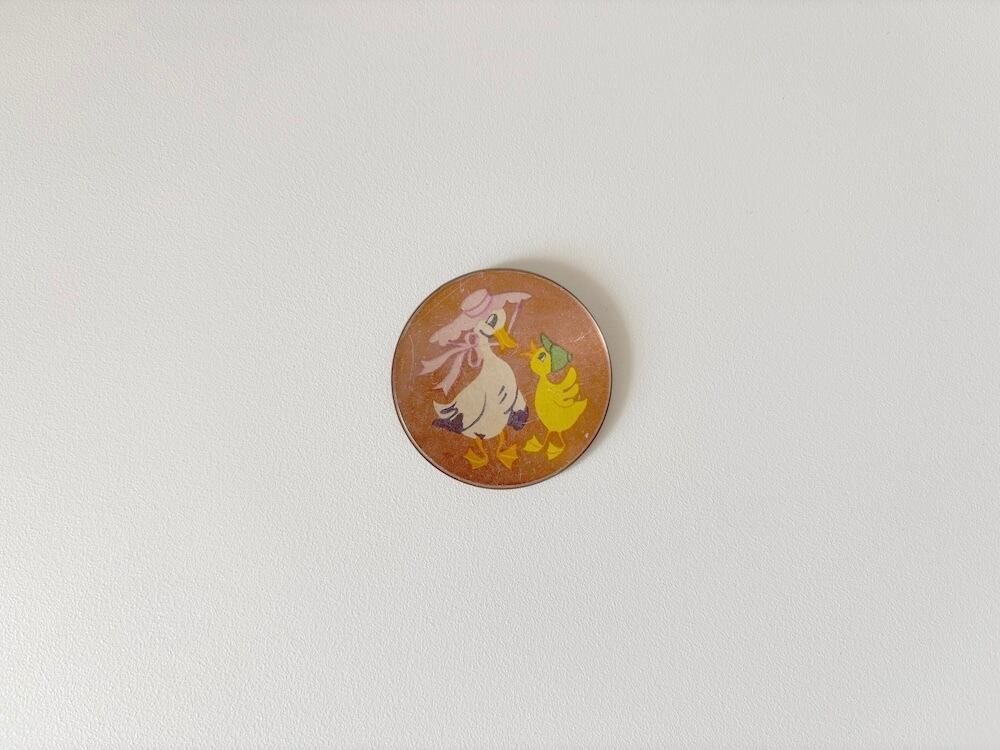 【旧ソ連】アヒルの親子のまんまるバッチ