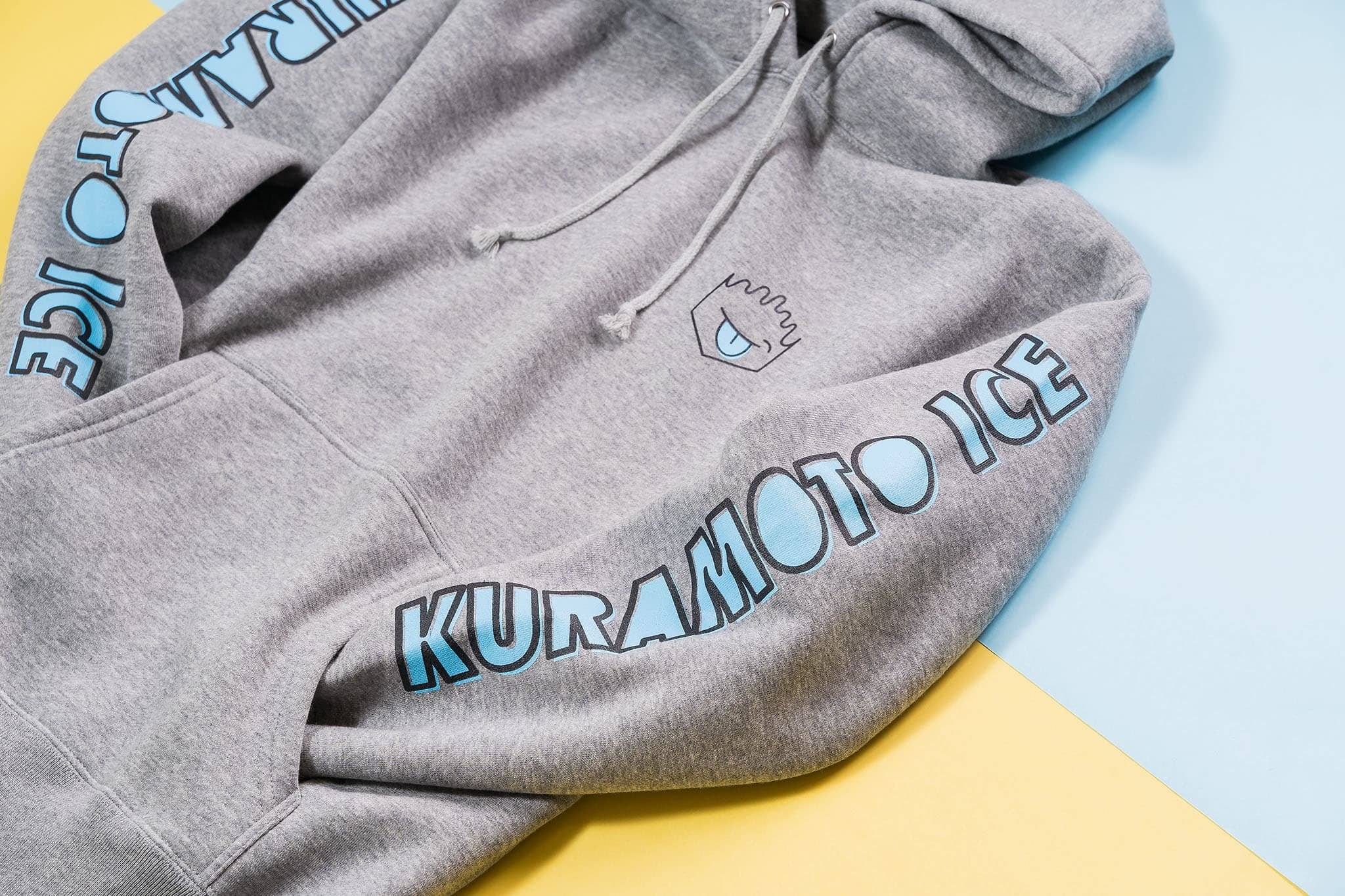 クラモトアイス 袖プリントパーカー グレー✕ブルー | kuramotoice