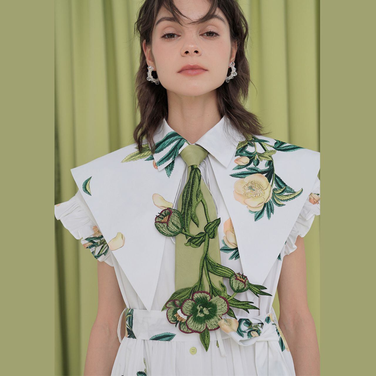 春の訪れを告げるグリーンガーデンネクタイ E00068 | EMMA GRAND