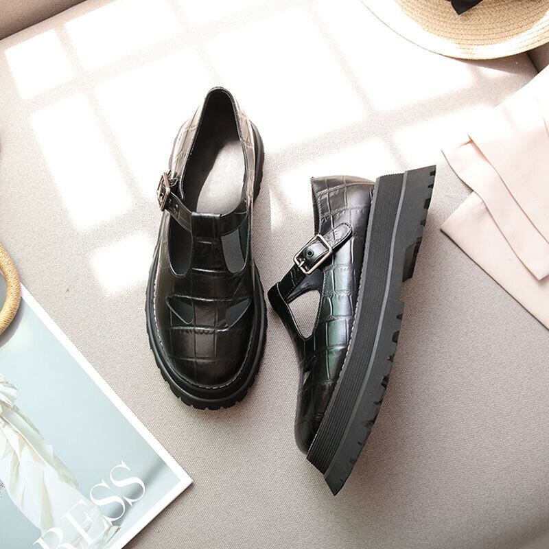 【新作】【送料無料】 ロリータガールズプラットフォームTストラップメリージェーンストーンパターンレザーフラットシューズ女性 靴 10b324777663168