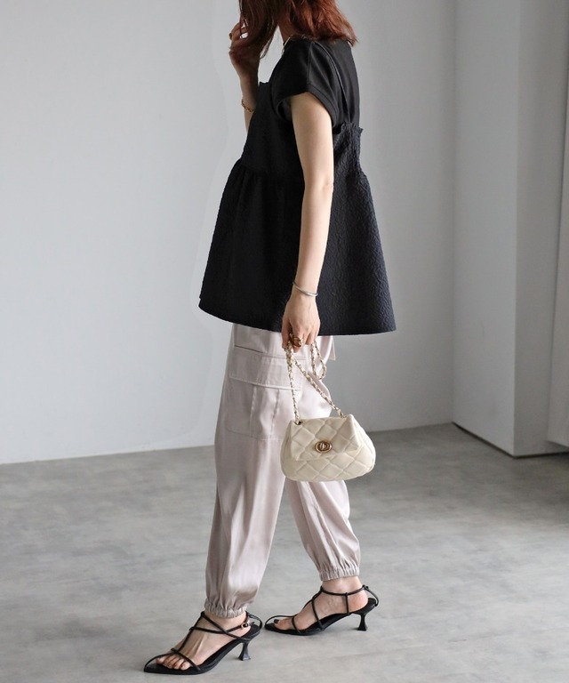 サテンカーゴパンツ