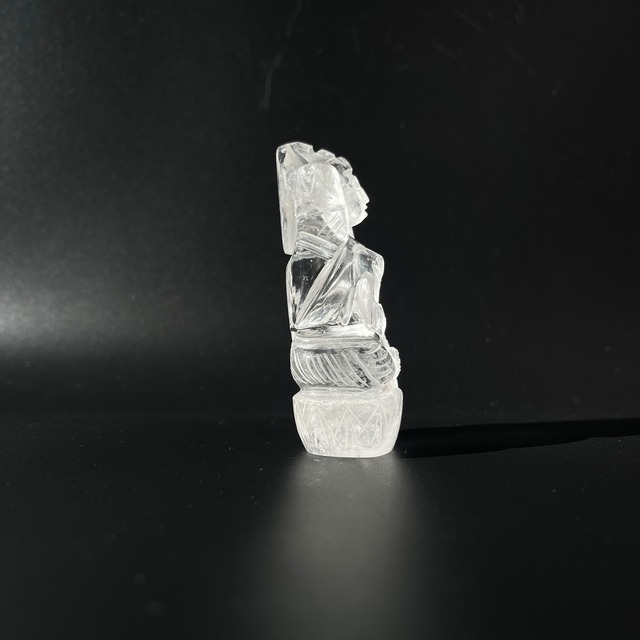 ヒマラヤ水晶 ラクシュミー像｜透明感のある一点彫刻・富と豊穣の女神