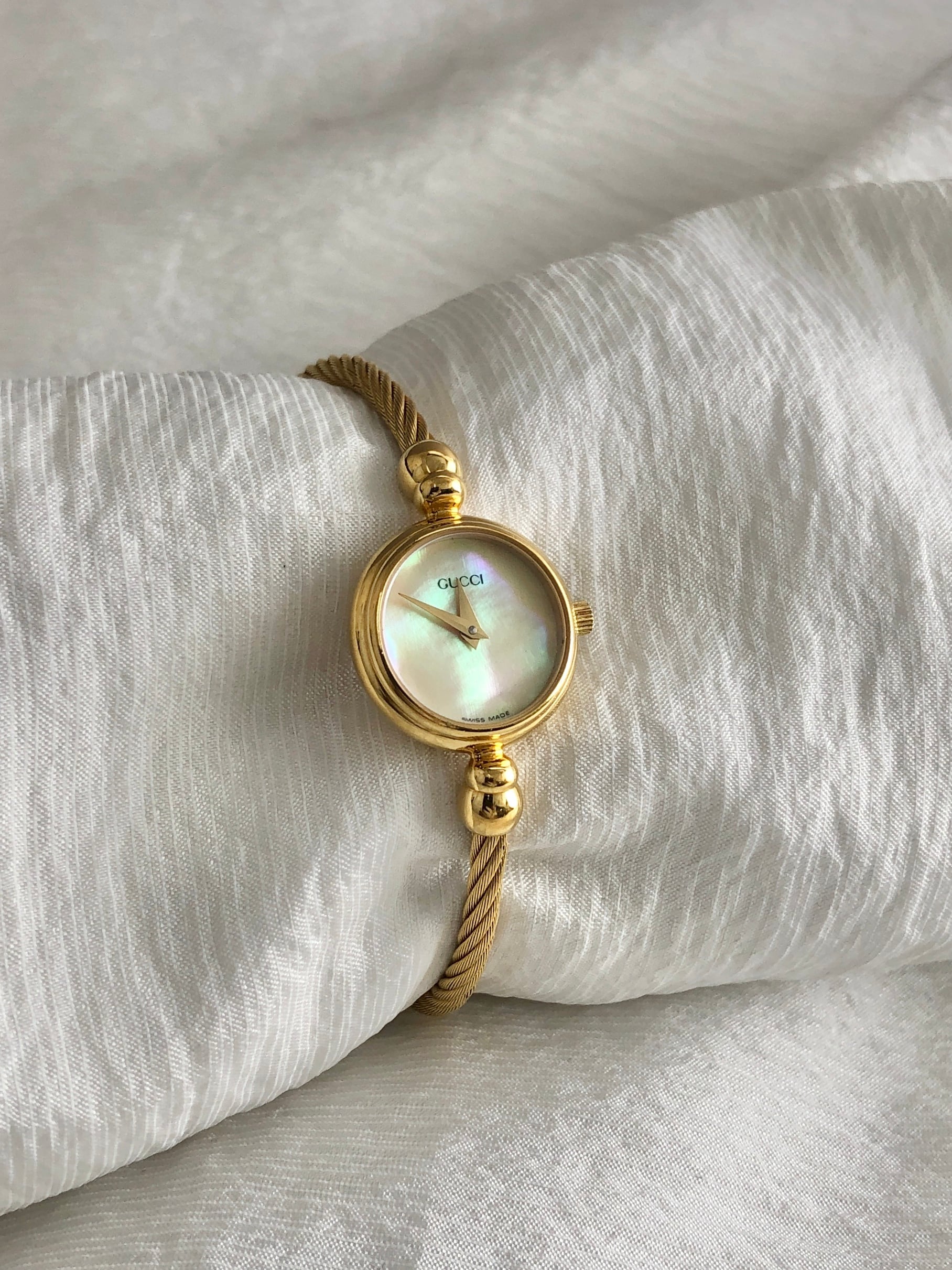 GUCCI グッチ 腕時計 ゴールド ラウンドフェイス シェル バングル型 vintage ヴィンテージ オールド ngrkgb