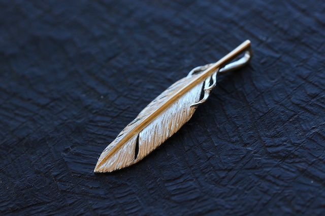 Gold Shaft Feather necklace