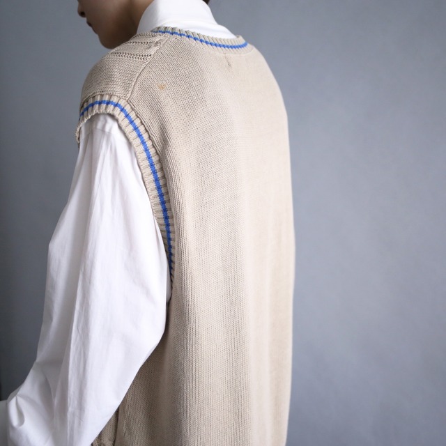 rib line design cable knit vest