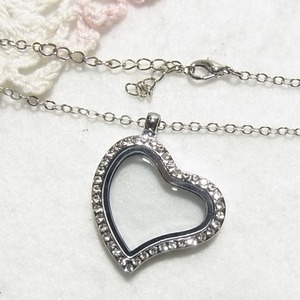 ハートのロケットペンダント　コスチュームジュエリーのセール通販　10875N