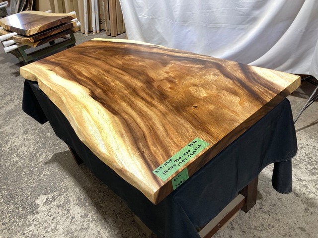 モンキーポッド3490　一枚板無垢 乾燥材　1400ｘ720-560ｘ45mm カウンター　センターテーブル　ダイニングテーブル