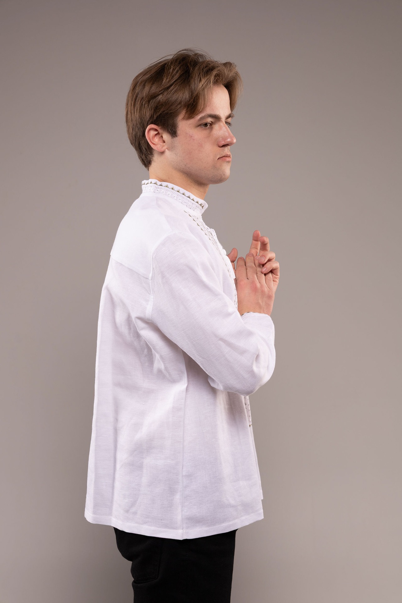 ウクライナ刺繍ヴィシヴァンカ・クラシック　クロスステッチ手刺繍　Lサイズ【男女兼用】 - 4