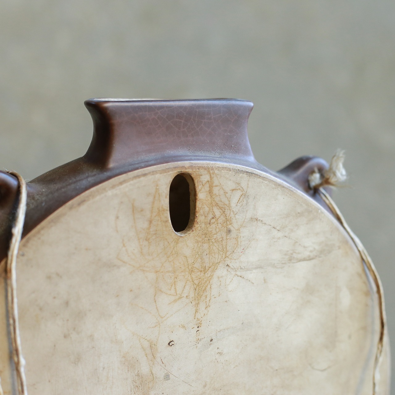 模様が美しい、魚のフラワーベース