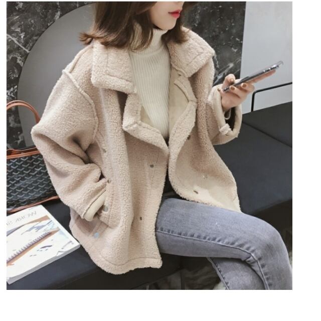 レディースラムウールコート✦冬のお出かけに最適✦女子会デートに暖かさ満点 冬服 レディース ラムウール ショートコート スタッズ アウター 2色 冬