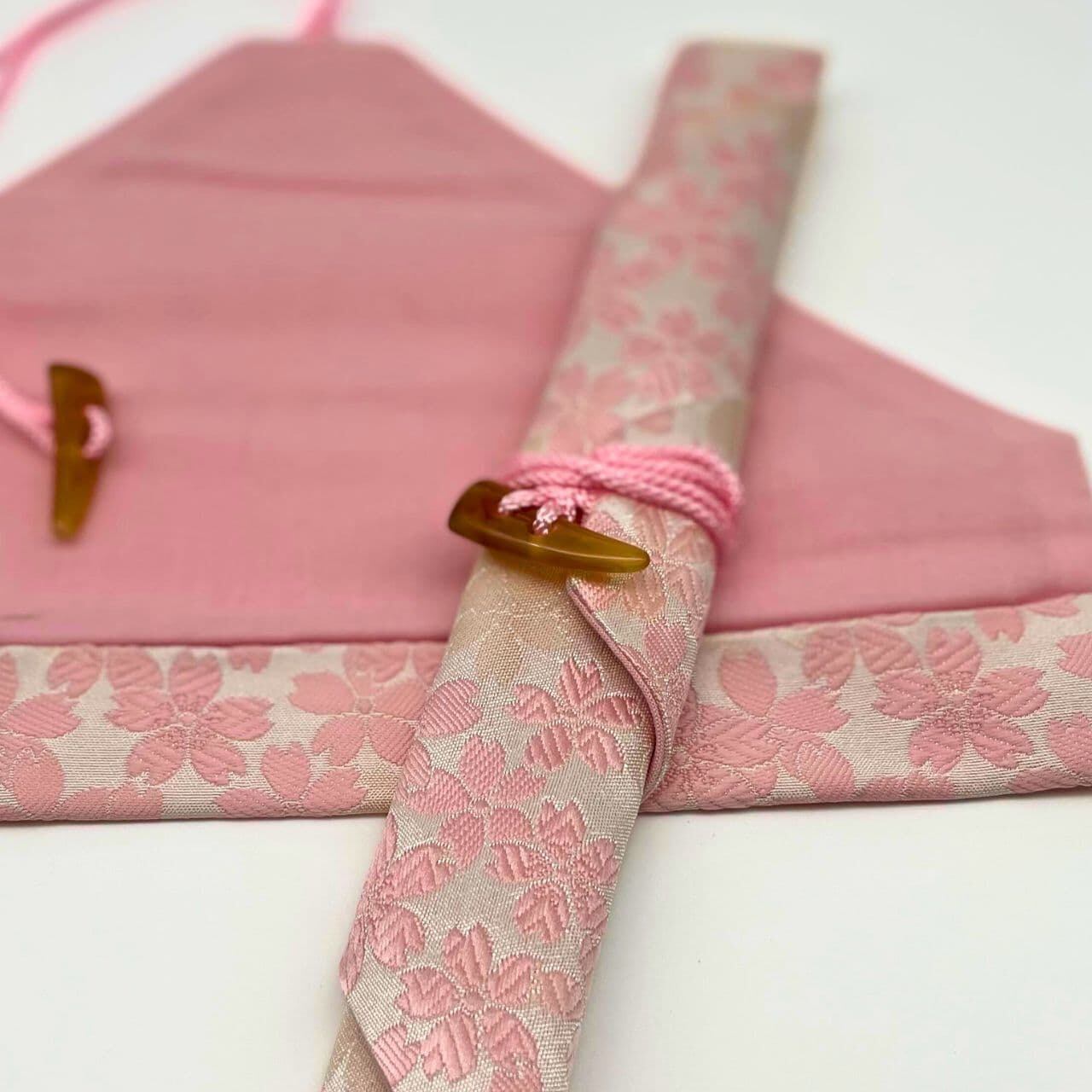 芍薬！花柄フリルコップお箸袋　くすみピンク 箸袋 桜 | ひなもり銘木オンラインストア -千年の森から HINAMORINOKI-