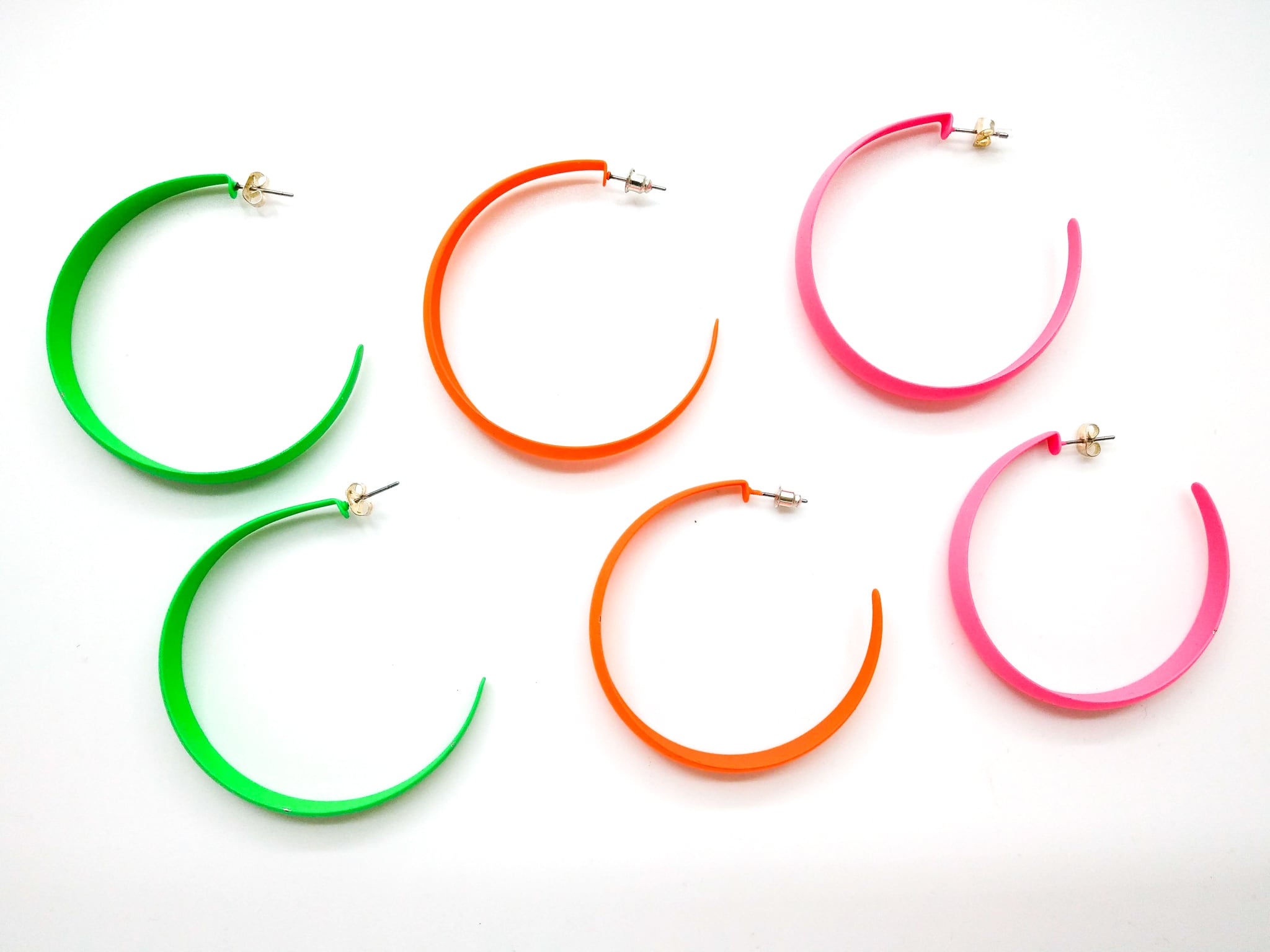 幅広フープピアス ネオングリーン ネオンカラー 蛍光 イベント ダンス 発表会 派手 カラフル 個性派 アクセサリー 明るい ハッピー 原宿系