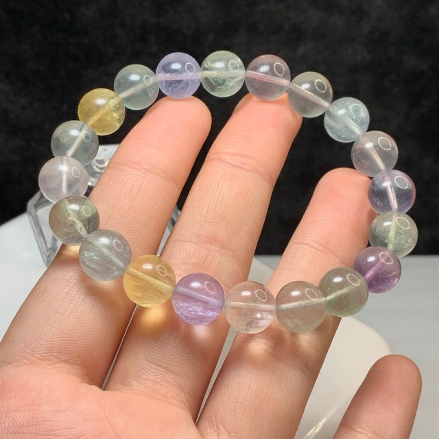 9.パステル系フローライト・ブレスレット