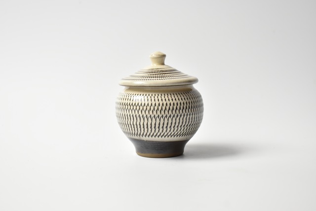 <Sold Out> 小鹿田焼 / 小袋道明窯  : 1合壺 白 とびかんな