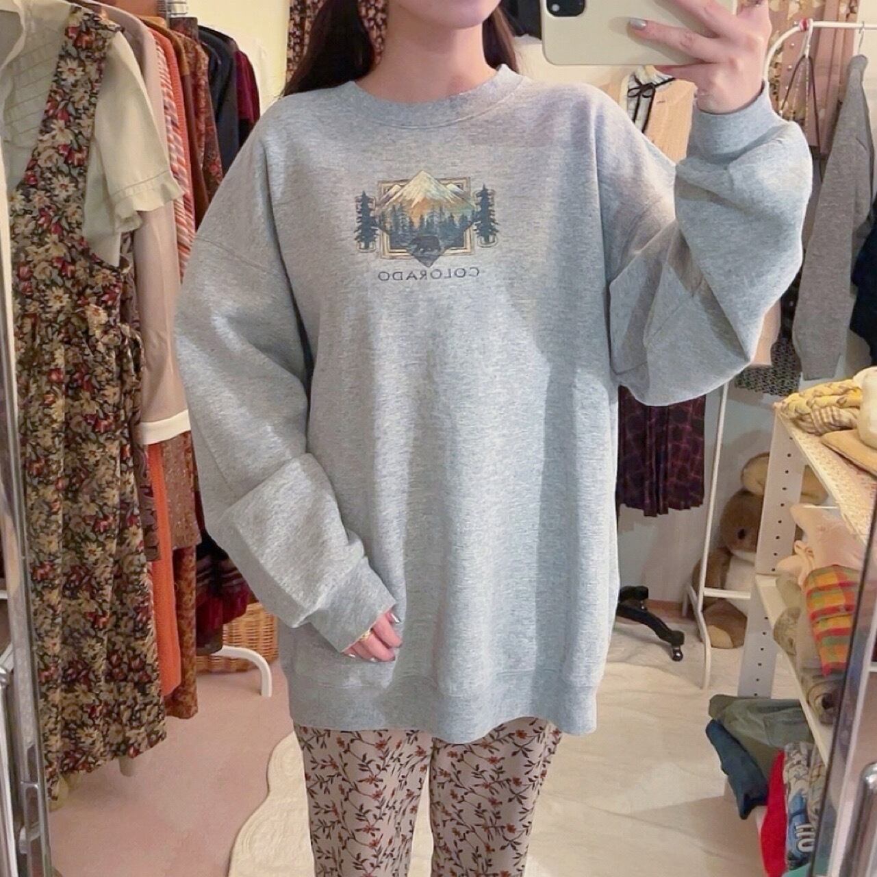 mountain tree print gray big sweat