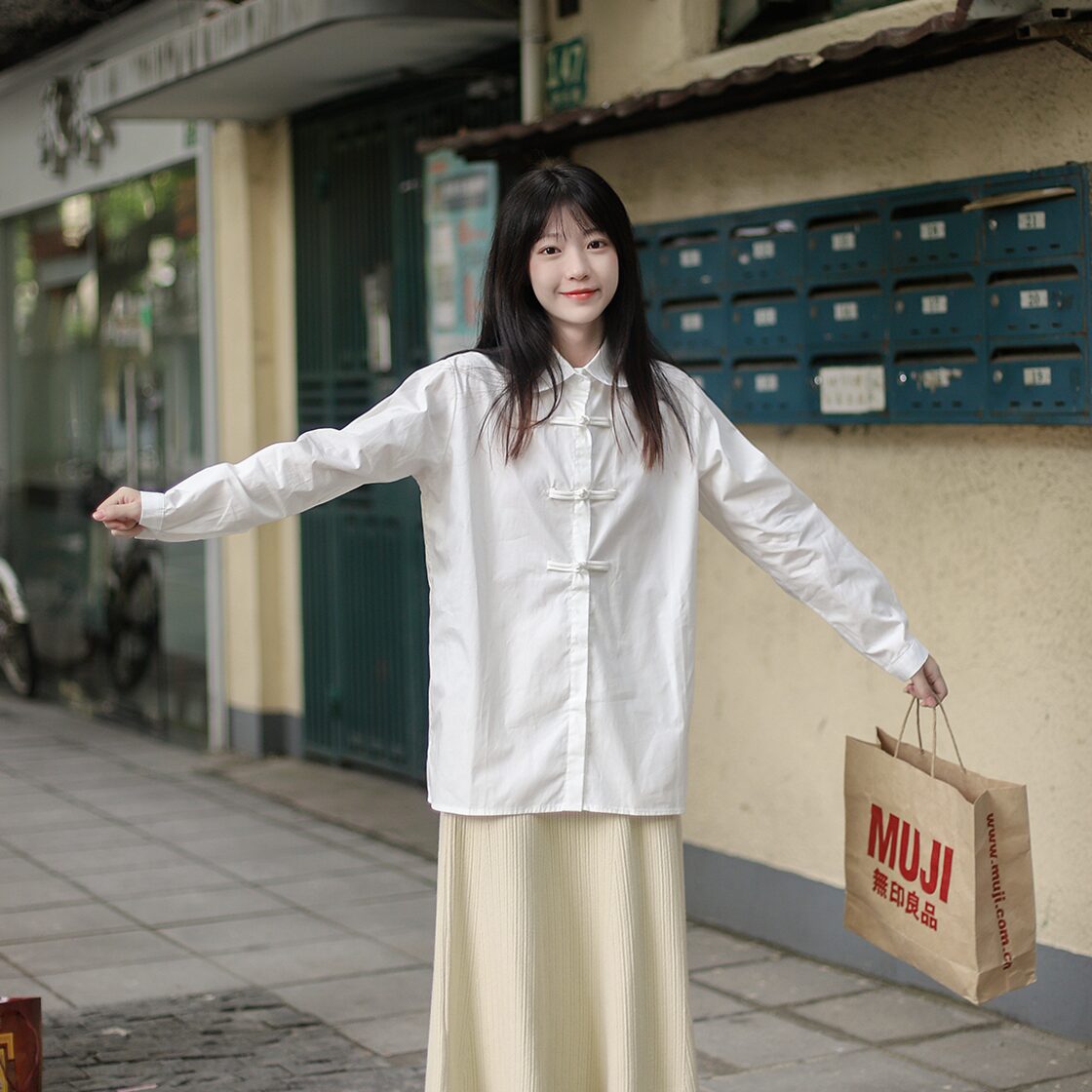 送料無料 Yi Ye JKese長袖白いシャツ女性のデザインセンスニッチオール 