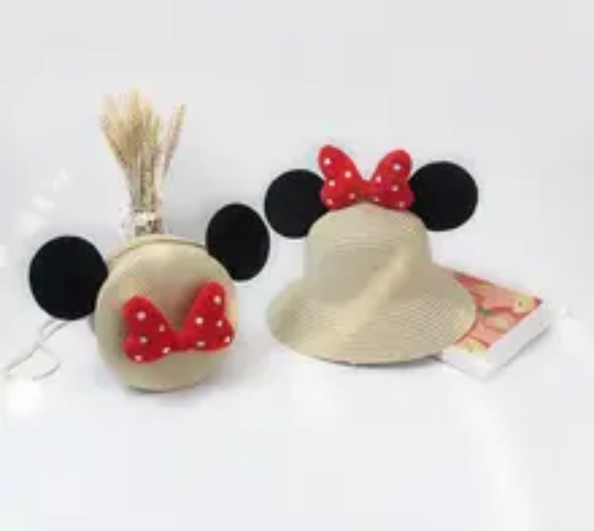 ミニー耳の麦わら帽子とポシェット