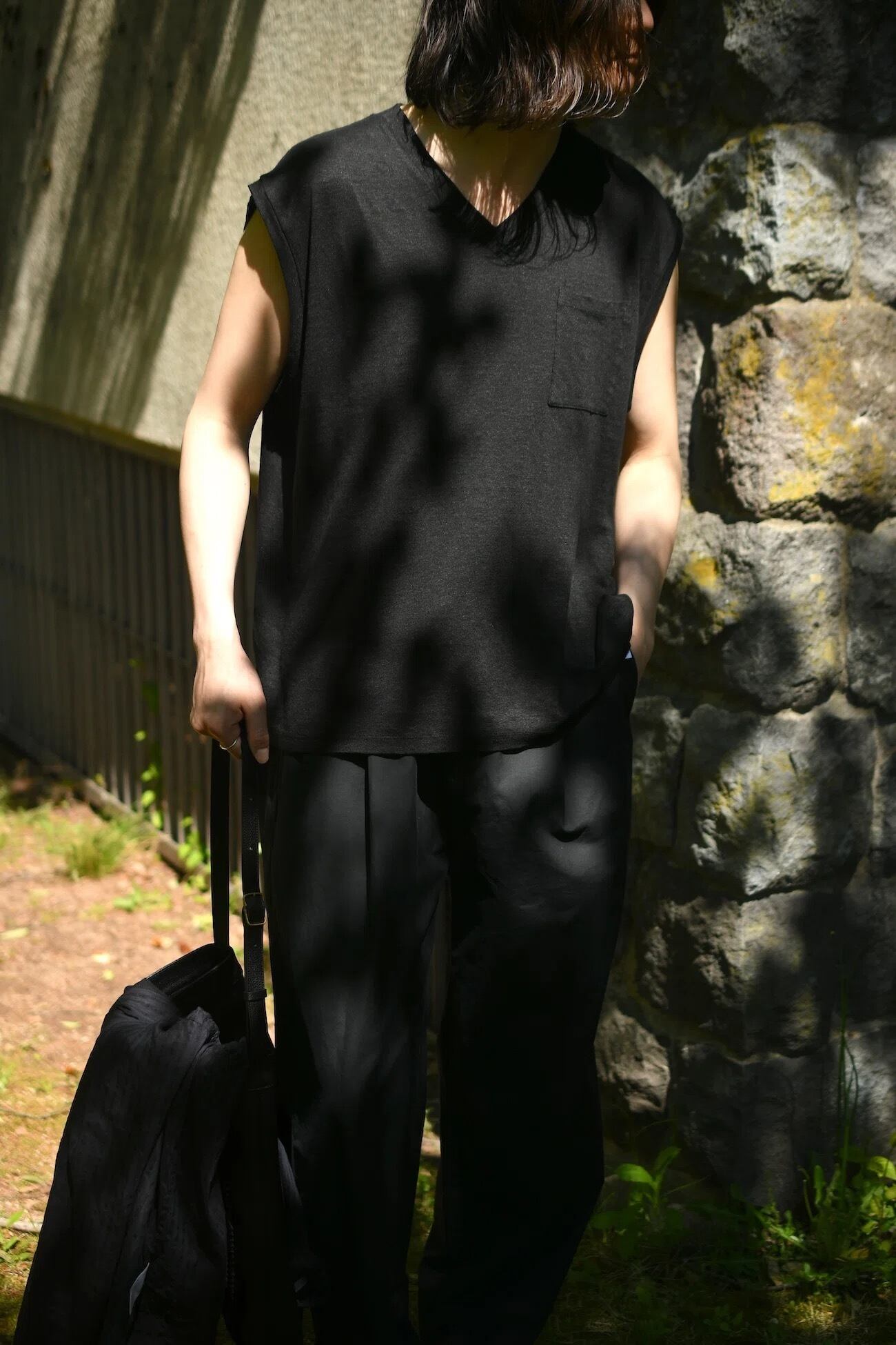 BATONER for nariwai別注ノースリーブウールT2枚セット24ss BATONER / Exclusive linen V neck no sleeve pk tee (BLACK) | nariwai