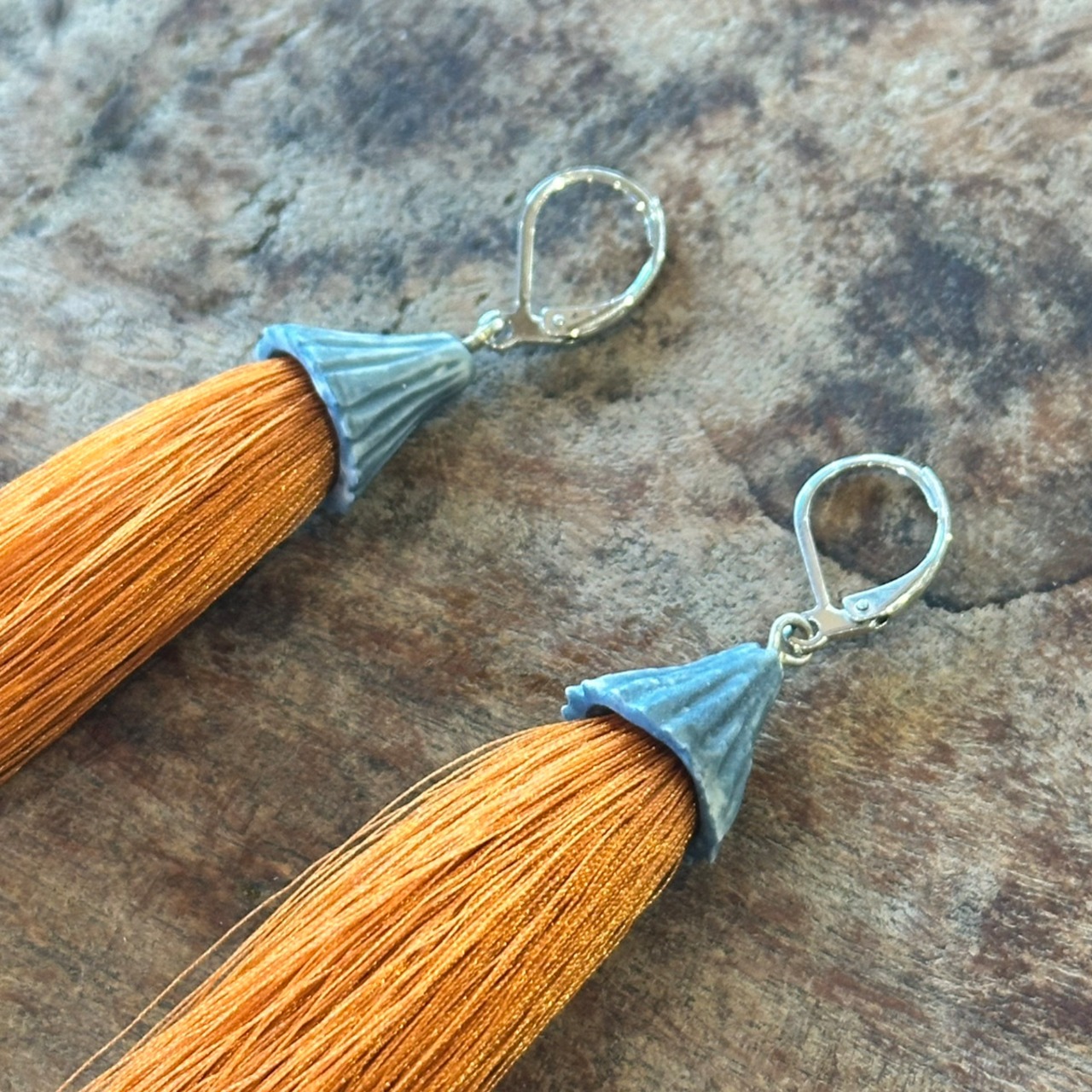 【Tinytotroom. 】海月tasselものがたり ピアス 【44 】オレンジ×アオ