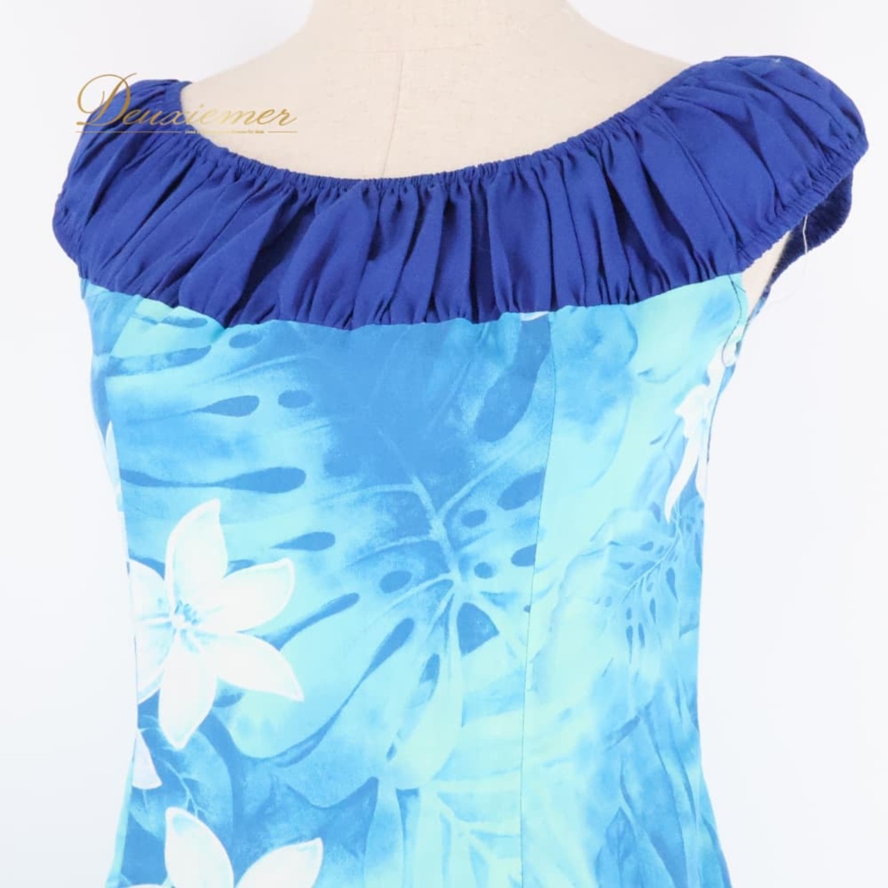 フラダンス 衣装 CC Fashions CCファッション ワンピース ドレス ブルー系 ホワイト系 ハワイ製 花柄 モンステラ柄 かわいい 華やか 鮮やか 明るい 爽やか 青 水色 白ハワイアン アロハ ハワイアンプリント フラ ダンス レッスン 練習