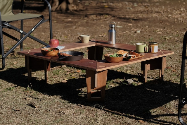 【 アウトレット価格 】キャンプテーブル　キャンプ用品　アウトドアテーブル　組み立て式　工具いらず　セール特価品　送料無料　　