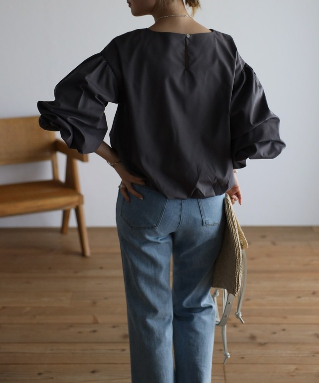 スクエアネックバルーンブラウス