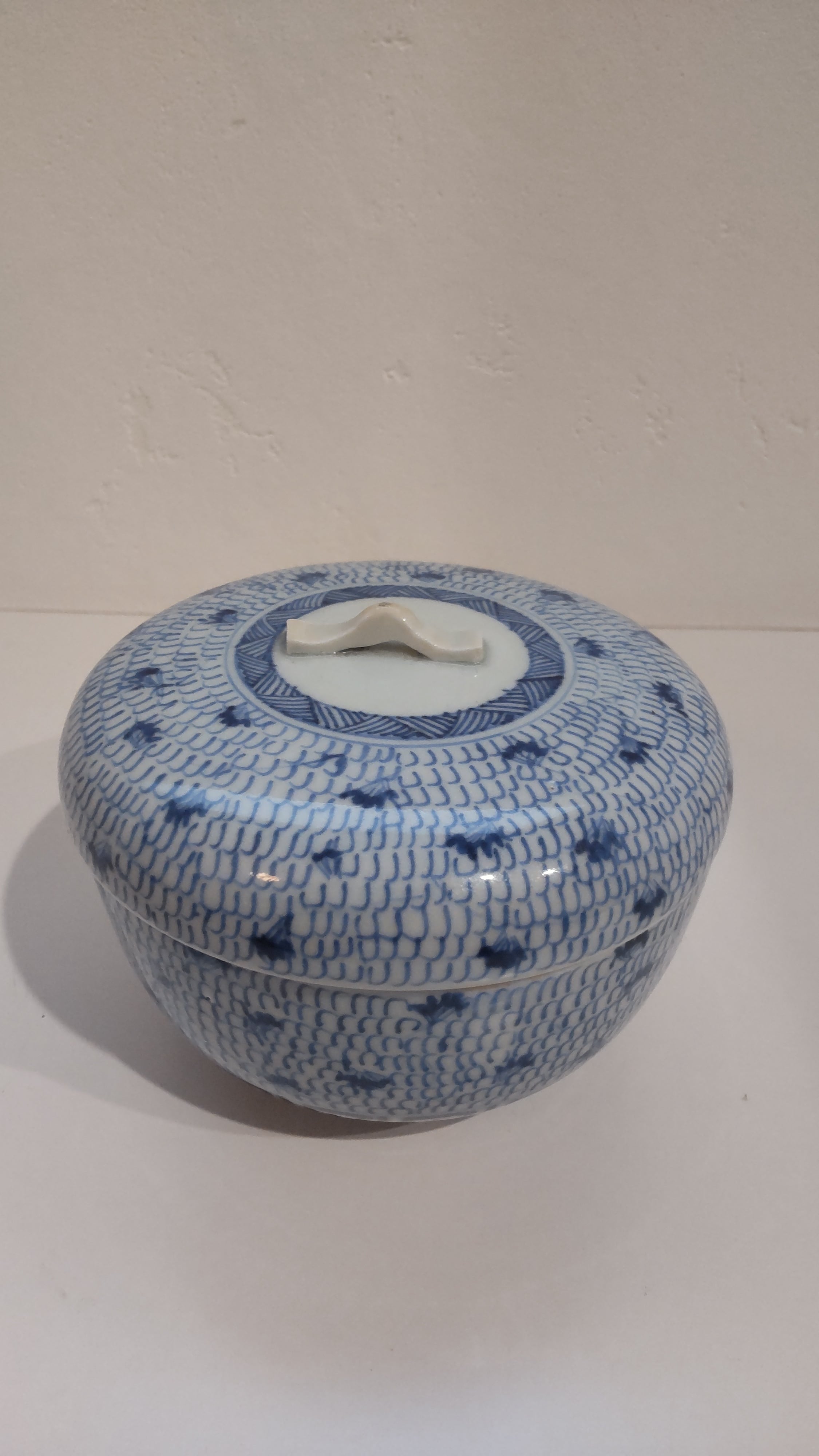 工芸品 古伊万里 染付桐尽紋六寸皿 江戸中期（J710）