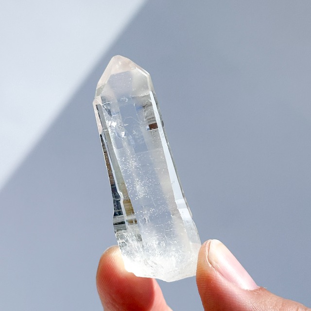 ゼッカ産クリアクォーツ ポイント 原石44 ◇ Clear Quartz ◇天然石・鉱物・パワーストーン