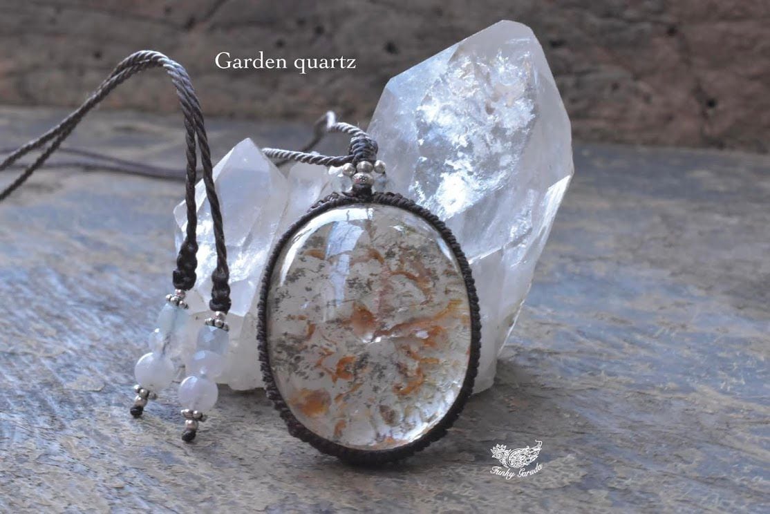 舞う黄金花★ガーデンクォーツ マクラメペンダント gy029