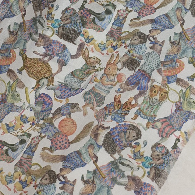 ◆輸入　リバティ　LIBERTY　タナローン　Hullabaloo　ハラバルー　白　約130×50cm