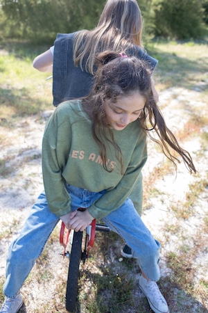 残り1点(4Y)piupiuchick / "les amis" washed military green  sweatshirt / Kids