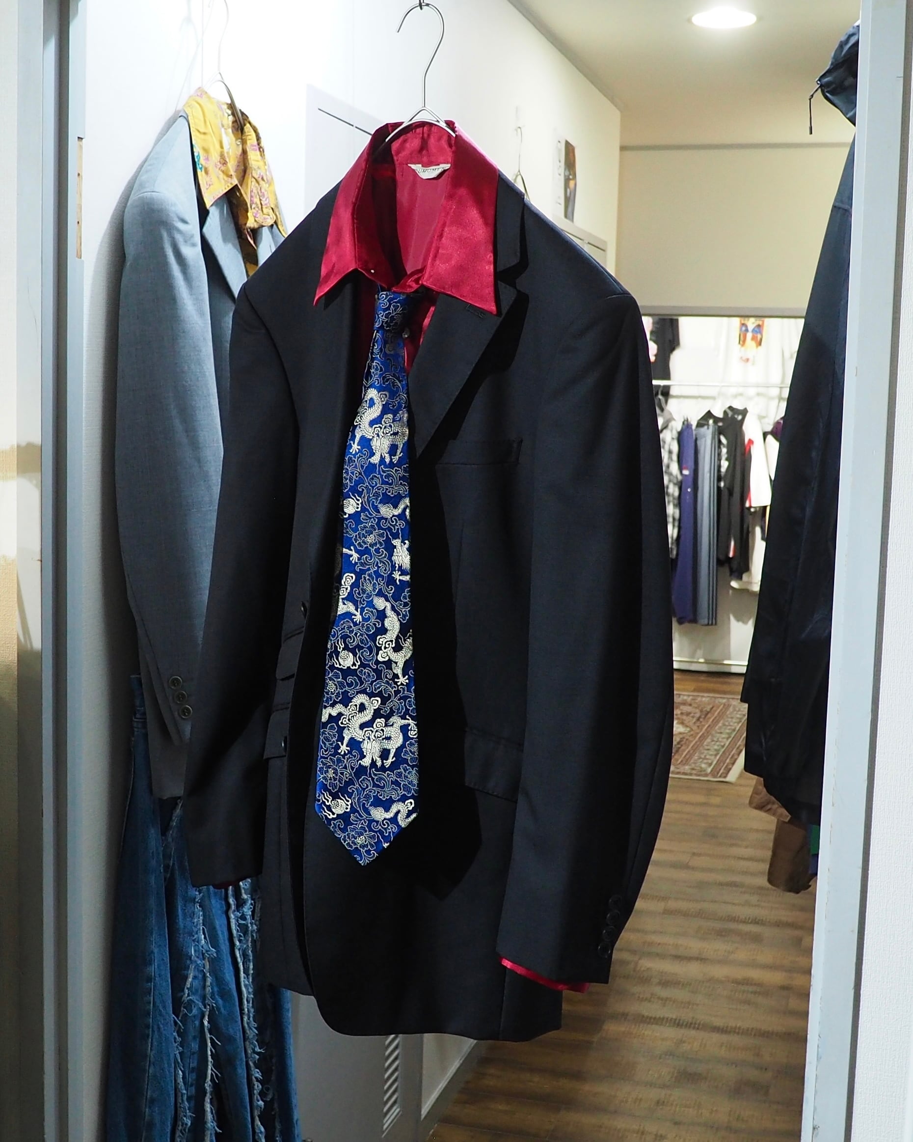 " 花鳥風月 " Oriental pattern Embossed vintage Tie