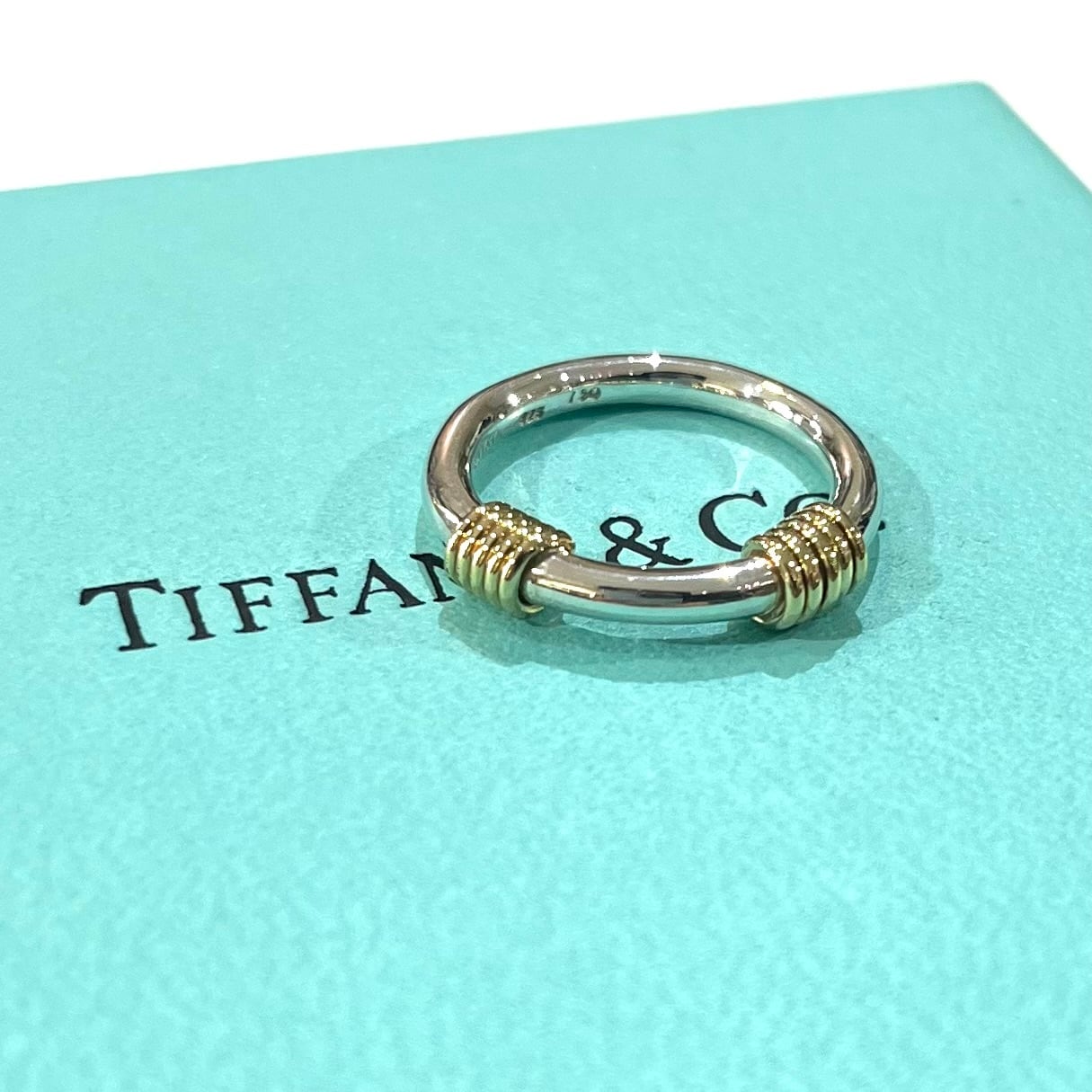 希少【TIFFANY&CO】【8-9号】2339 silver925×18KYGコイルリング8-9号