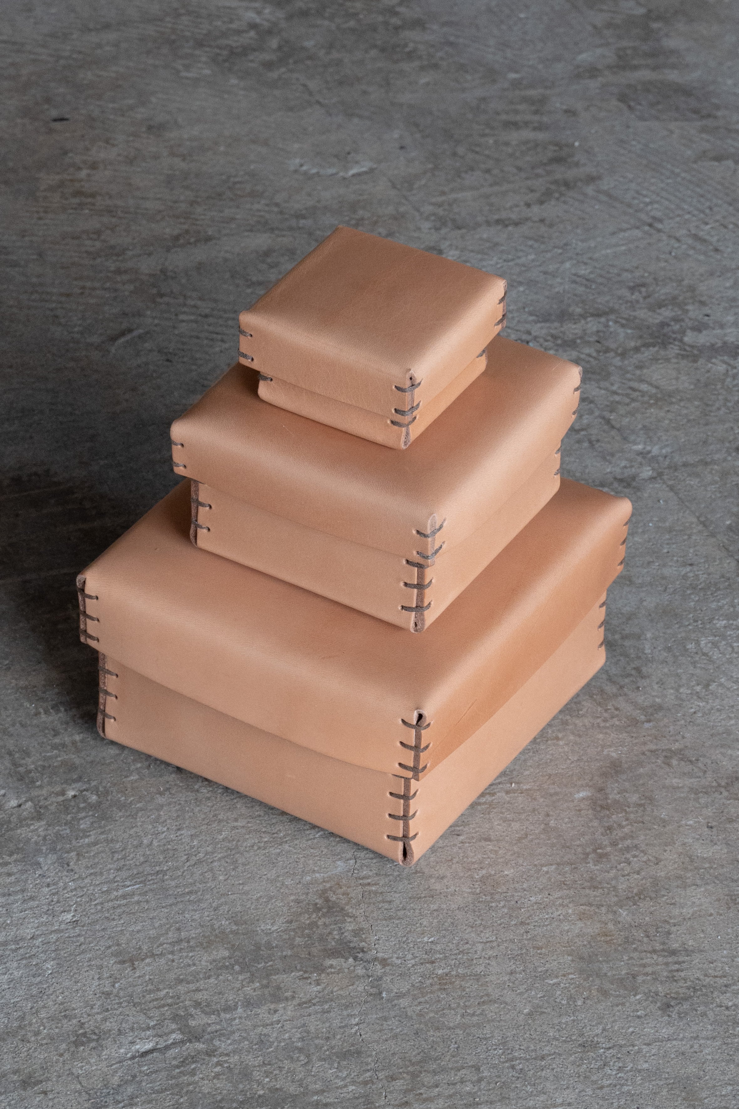 Leather box square / S | 高級皮革ならminca｜栃木レザーのバッグ