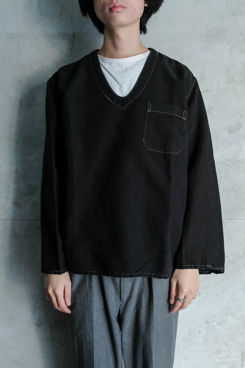 ハンガリー軍　リネン素材の黒染めスリーピングシャツ
