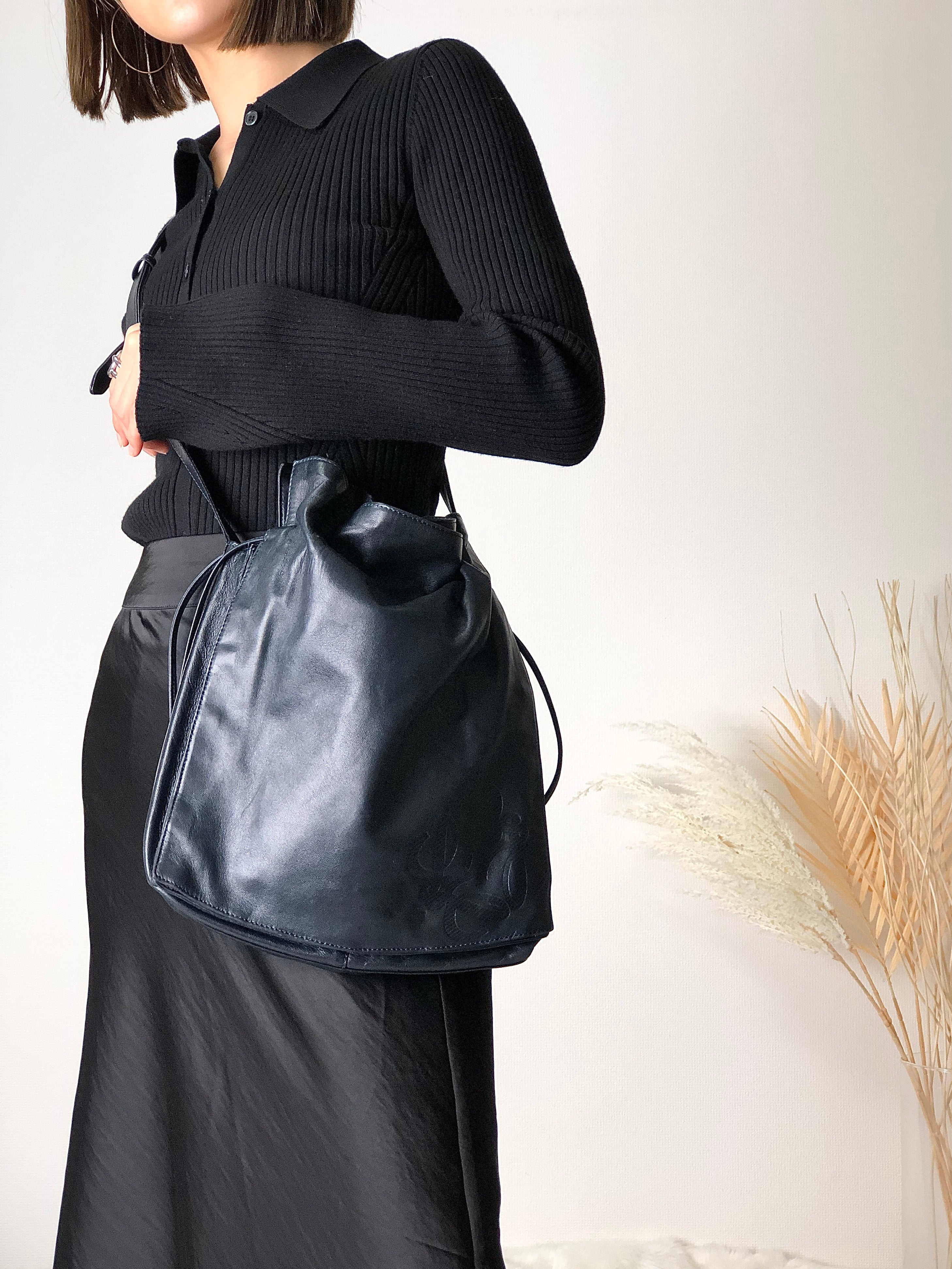 日本直送 名牌中古包 】LOEWE ロエベ アナグラム ナッパレザー 巾着 