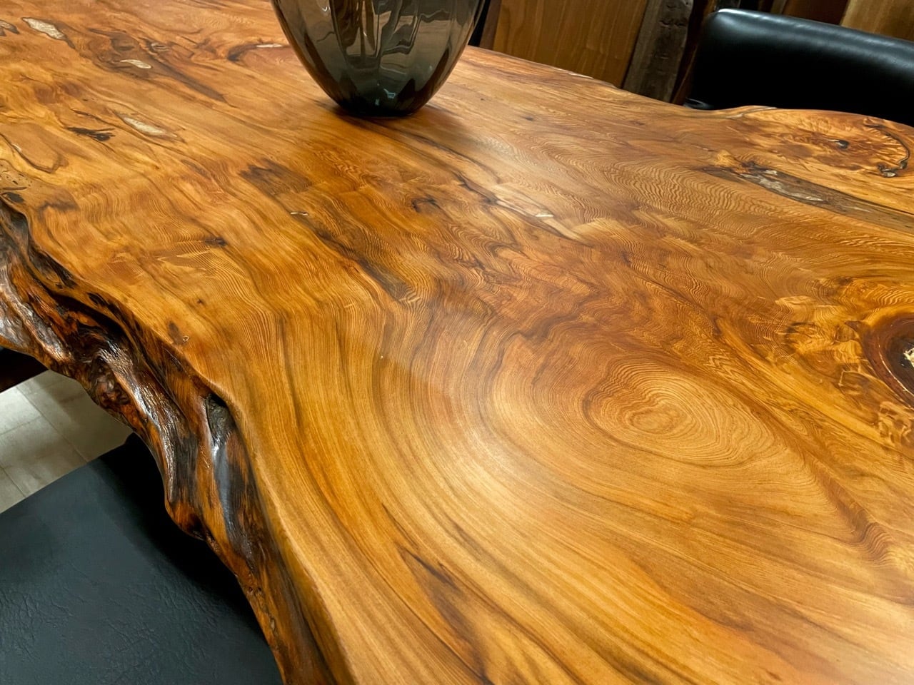 屋久杉（ヤクスギ）_1940×740-830-840×70_浅草本店_テーブル天板