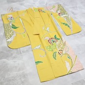 着物 千總 振袖 袷 黄色 絵羽模様 京友禅着物 イエロー系 柄 模様 金彩 銀 衣装 和服 和装 友禅 きもの 結婚式 着付け おしゃれ 伝統 レディース 和服 リサイクル 舞台衣装 結納式 和装体験