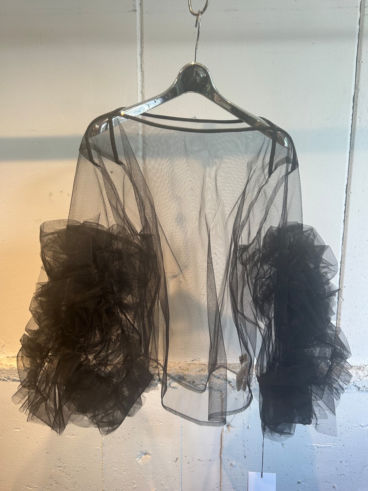 CHIKAKISADA frill sleeve tulle tops | AAR