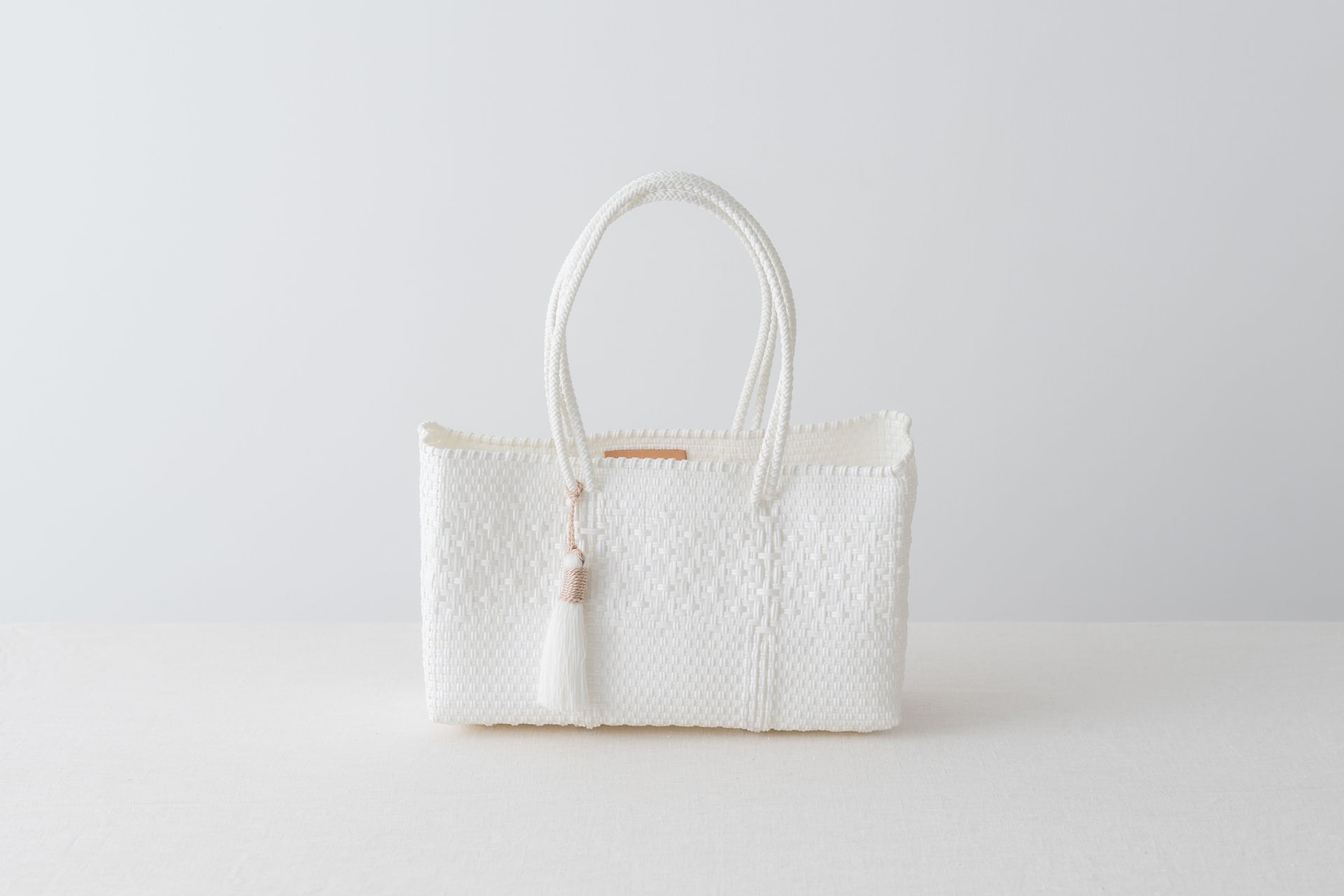真藤舞衣子さん×天然生活 メルカドバッグ・タッセル付き 小 | 天然生活