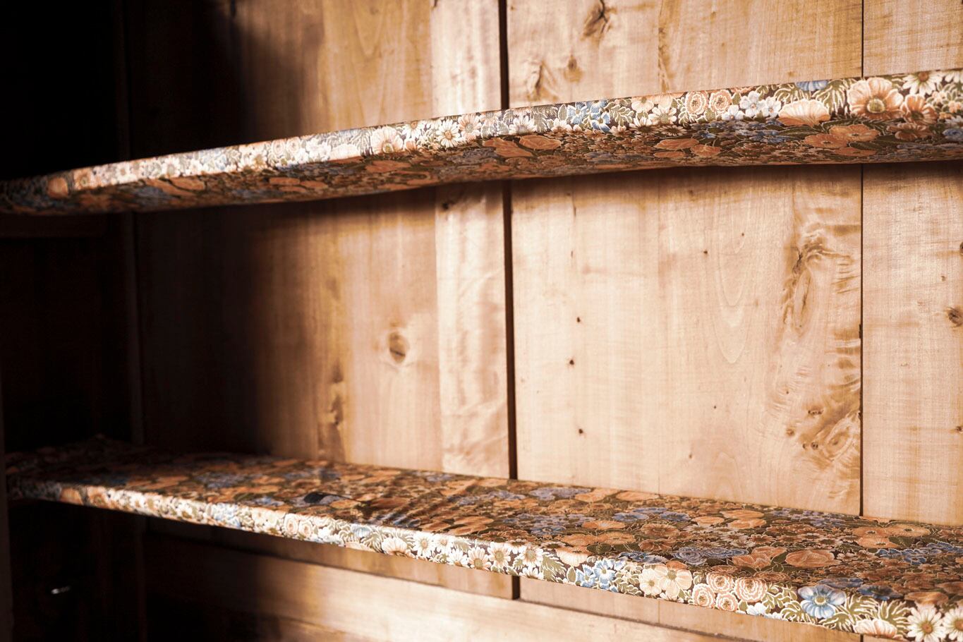 ヴィンテージ　ナチュラルウッド アンティーク　剥離家具　カフェ家具　即日発送 キャビネット/フレンチアンティーク/剥離家具/ウォールナット/収納家具