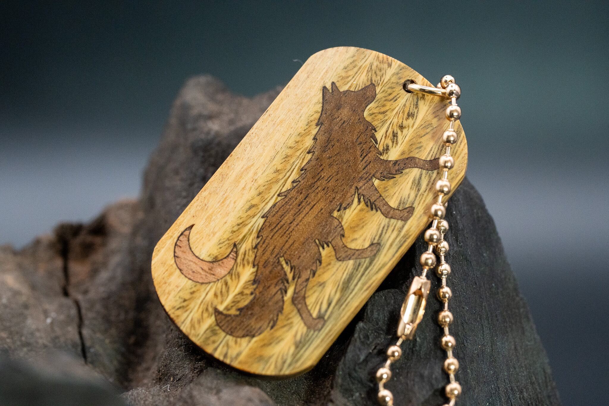 【翡翠の木】 パロサント ツートン ドッグタグ 象嵌 闊歩